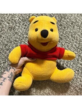 Disney Fisher-Price Y2K Winnie the Pooh Talking Love to Hug Plush Toy 11”